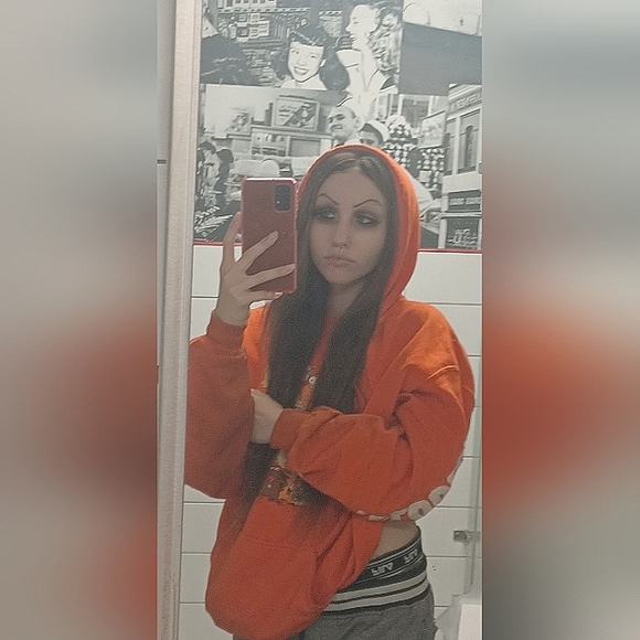 Meet your Posher, Cee Jay - Picture 2 of 2